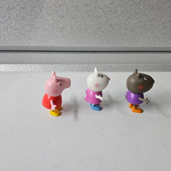 Peppa Pig‎ Suzie Sheep Danny Dog Figurines Toys - Picture 4 of 7